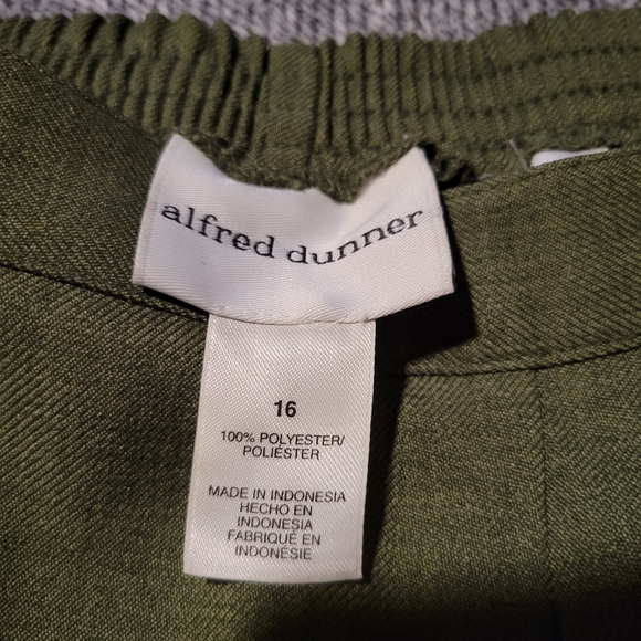 Women's slacks - Picture 5 of 5